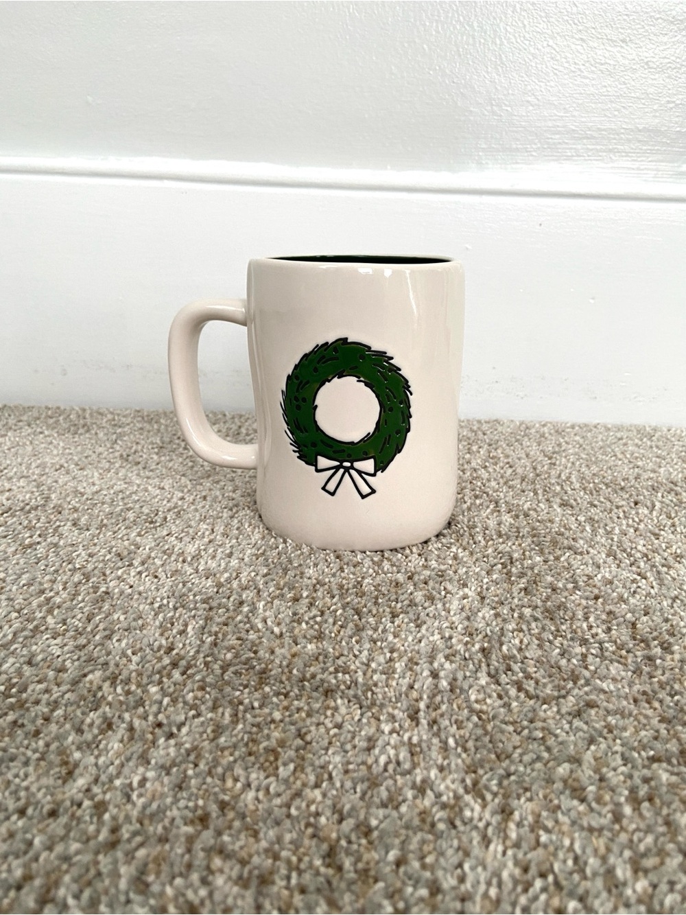 NWOT Rae Dunn Christmas Wreath Mug "MERRY CHRISTMAS"